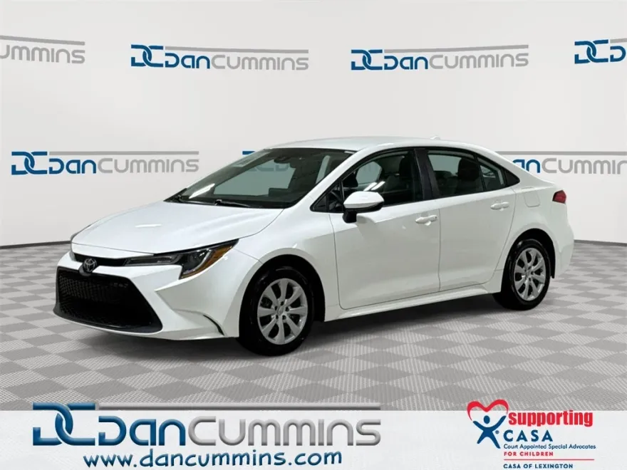 2022 Toyota Corolla LE photo 1