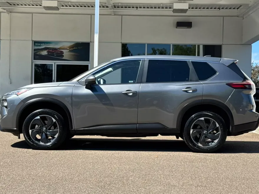 2024 Nissan Rogue SV photo 1