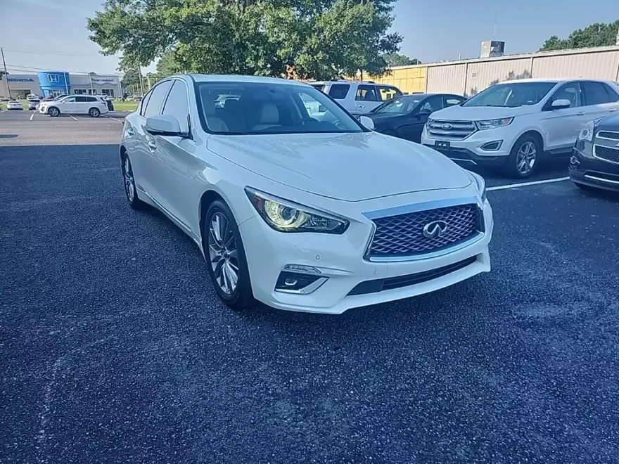 2023 Infiniti Q50 LUXE photo 1