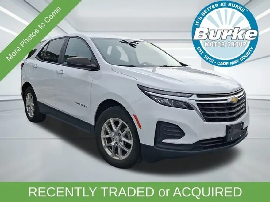 2022 Chevrolet Equinox LS photo 1