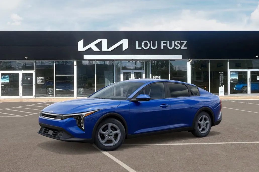2025 Kia K4 LXS photo 1