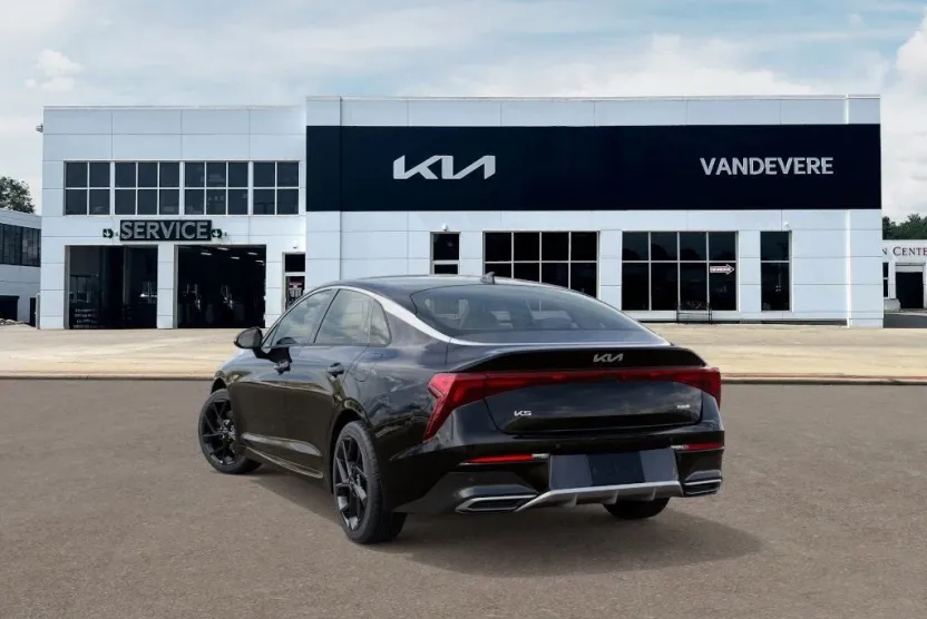 2026 Kia K5 GT-Line photo 1