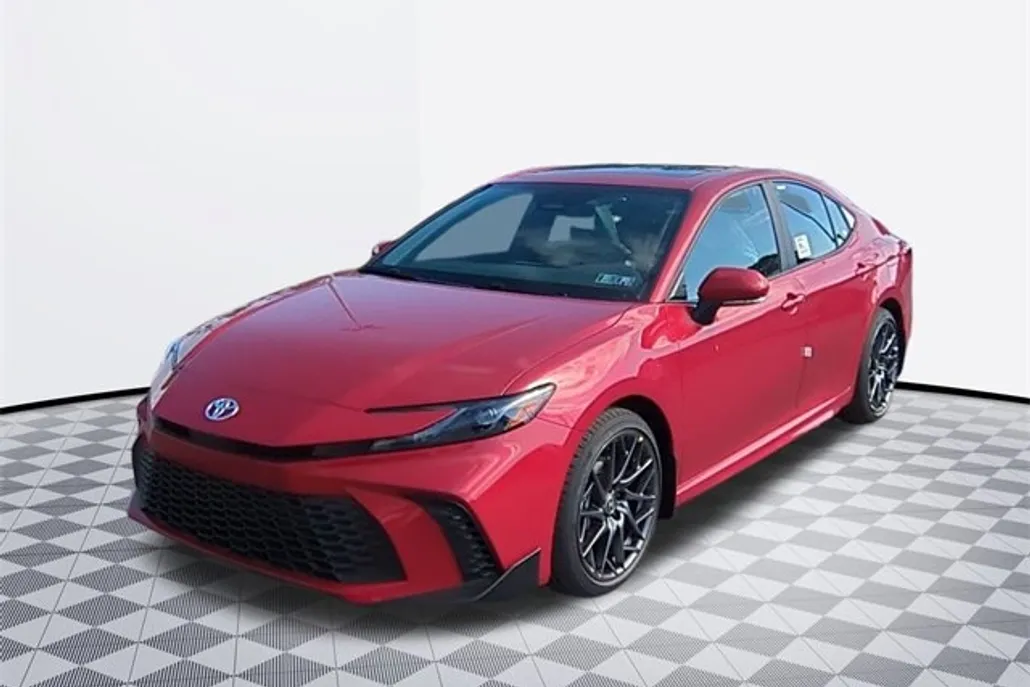 2025 Toyota Camry SE photo 1