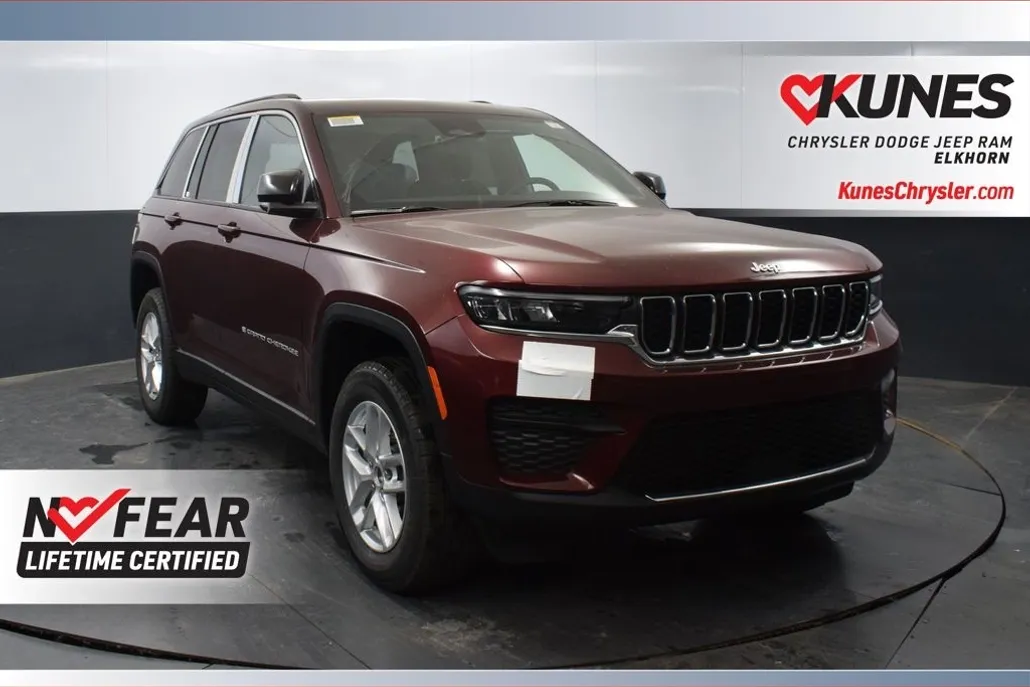 2025 Jeep Grand Cherokee Laredo photo 1