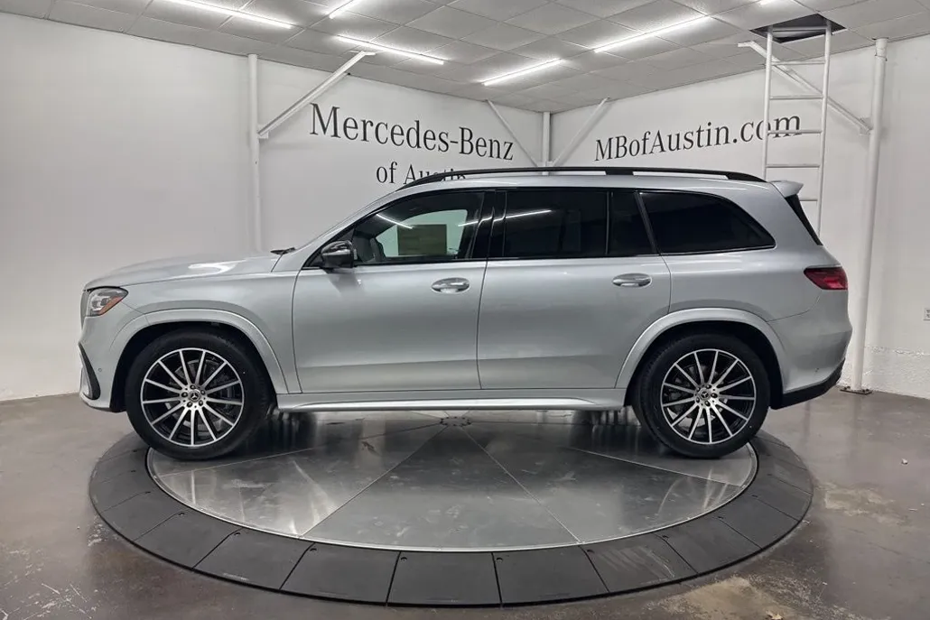 2026 Mercedes Benz GLS 450 4MATIC photo 1