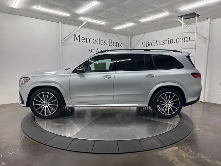 2026 Mercedes Benz GLS 450 4MATIC photo 1
