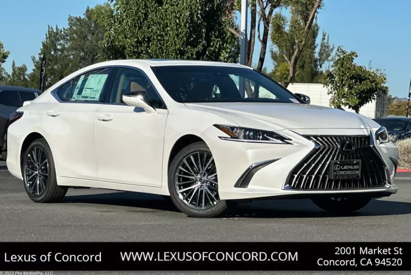 2025 Lexus ES 300h photo 1