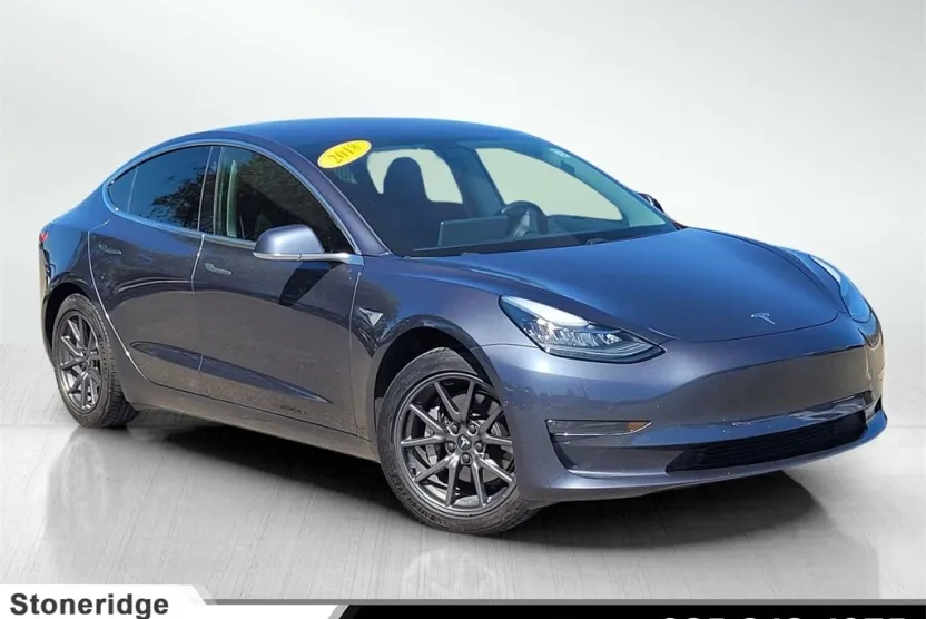 2018 Tesla Model 3 Long Range photo 1