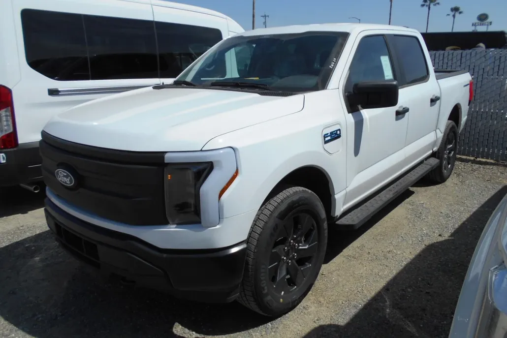 2024 Ford F-150 Lightning photo 1