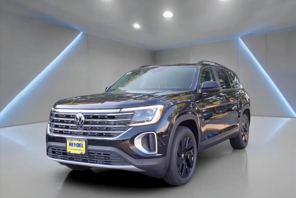 2025 Volkswagen Atlas SE Technology photo 1