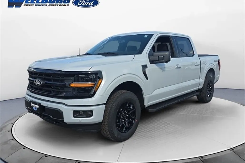 2025 Ford F-100 XLT photo 1