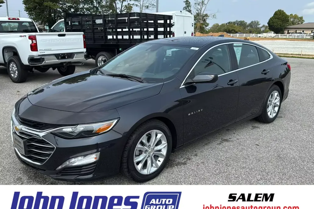 2023 Chevrolet Malibu 1LT photo 1