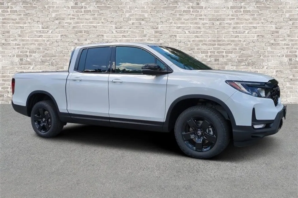 2025 Honda Ridgeline Black Edition photo 1