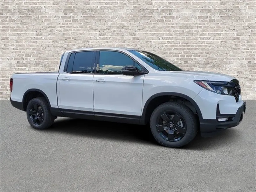 2025 Honda Ridgeline Black Edition photo 1