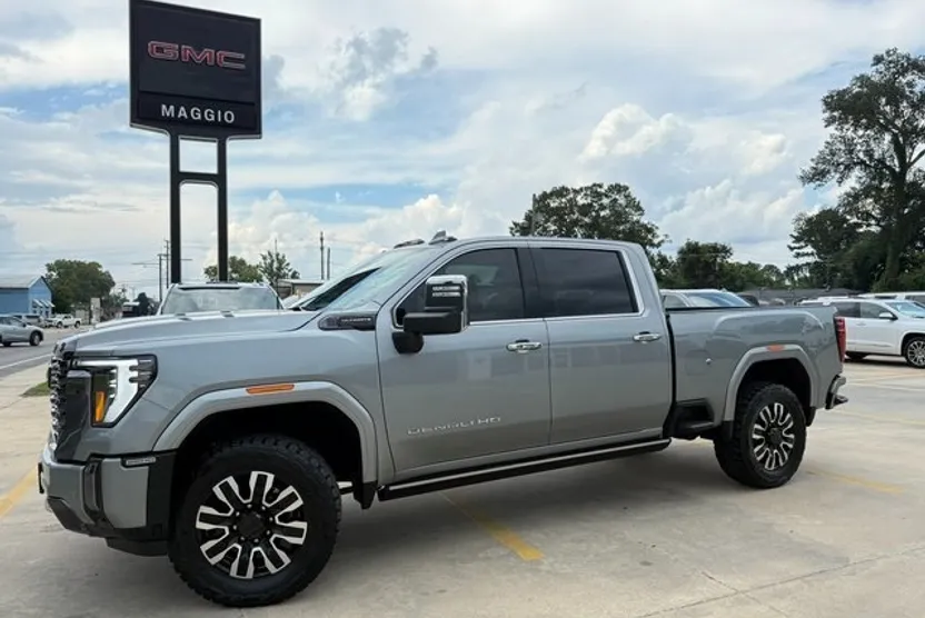 2024 Gmc Sierra 2500 HD Denali Ultimate photo 1