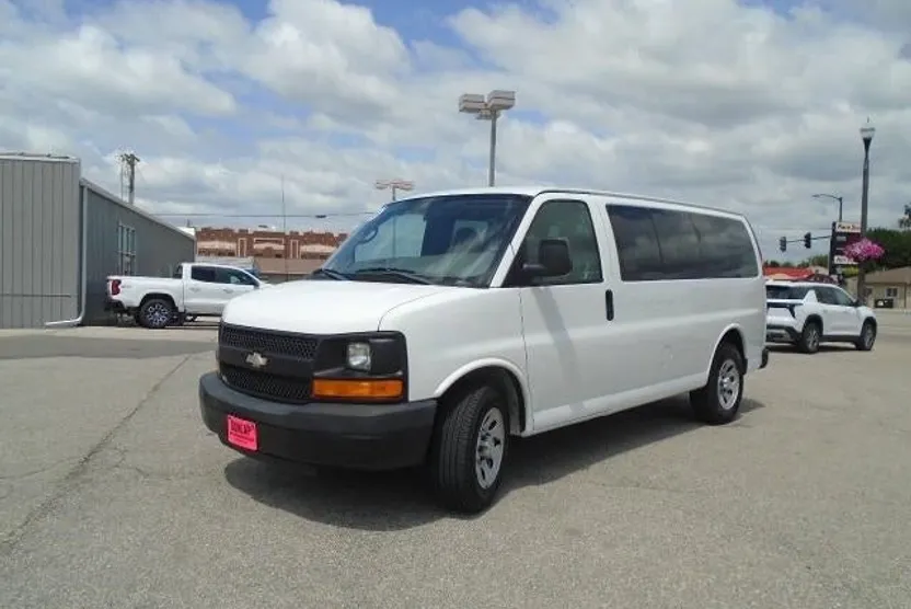 2009 Chevrolet Express Passenger 1500 photo 1