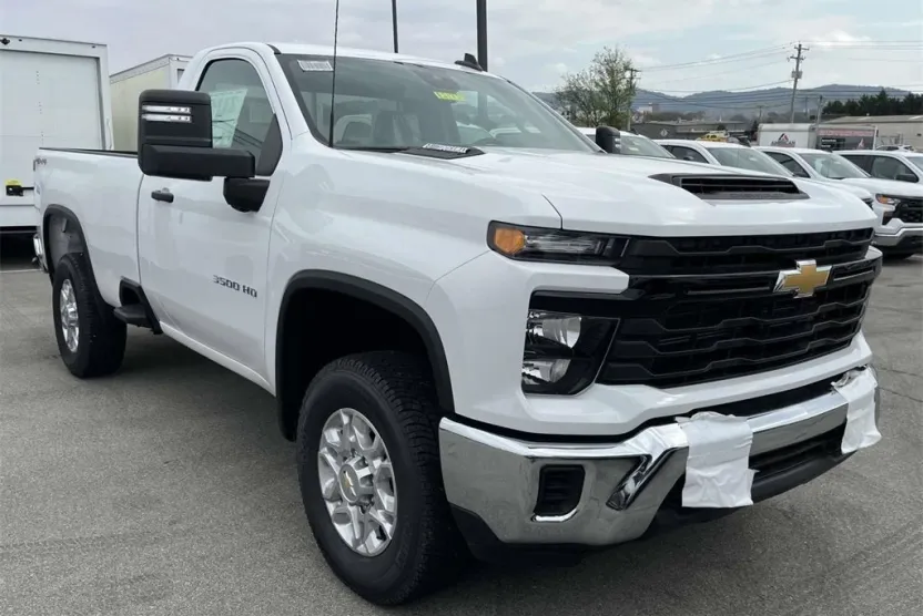 2024 Chevrolet Silverado 3500HD photo 1
