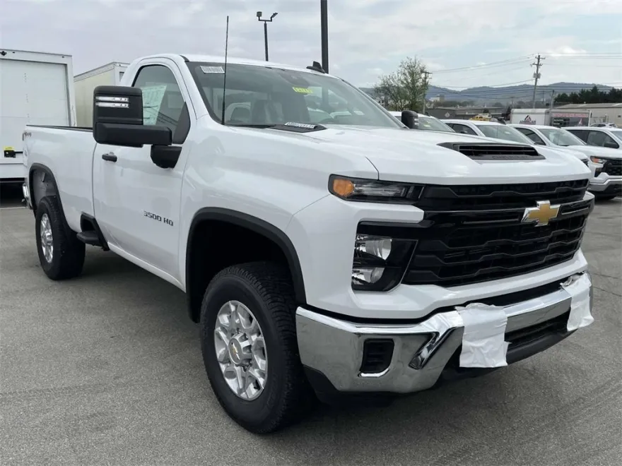 2024 Chevrolet Silverado 3500HD photo 1