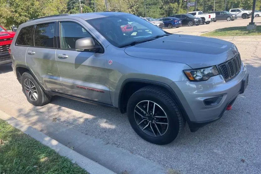 2020 Jeep Grand Cherokee Trailhawk photo 1