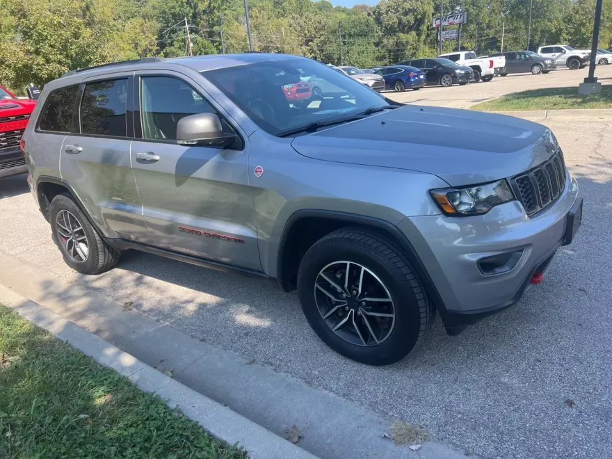2020 Jeep Grand Cherokee Trailhawk photo 1