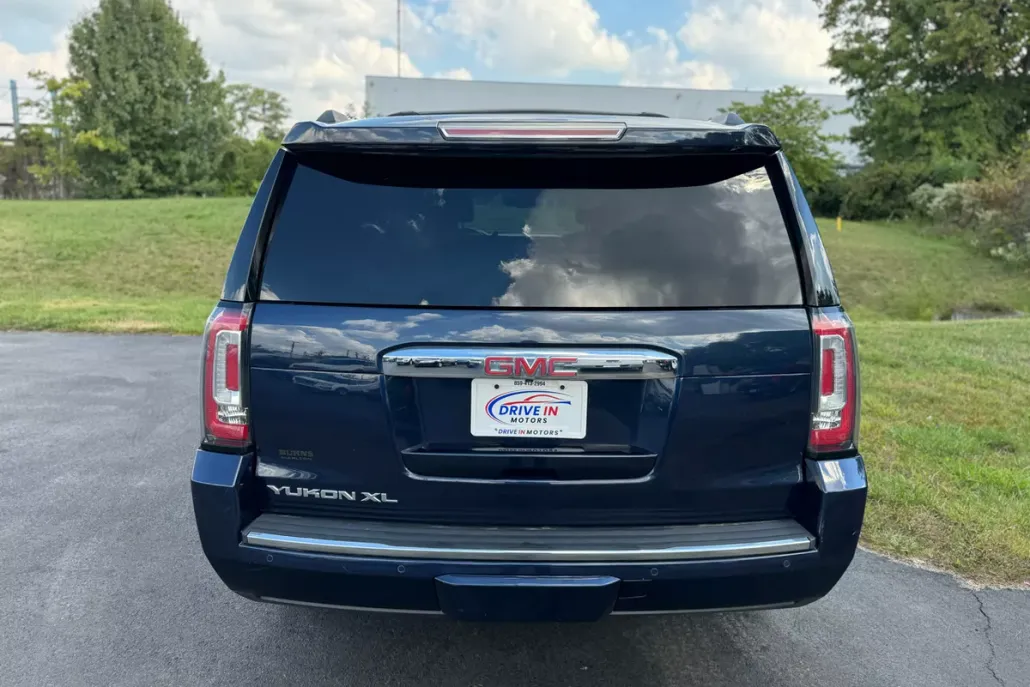2019 Gmc Yukon XL Denali photo 1