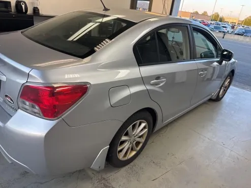 2012 Subaru Impreza 2.0i Premium photo 4