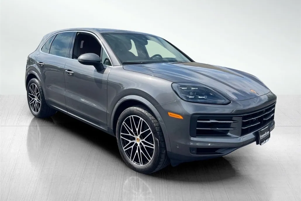 2024 Porsche Cayenne Base photo 1