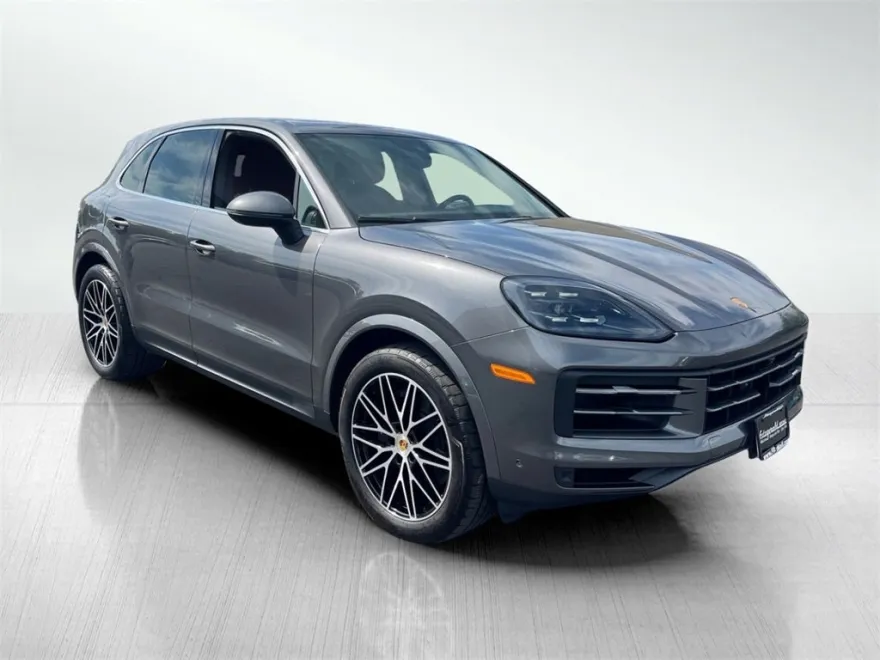 2024 Porsche Cayenne Base photo 1