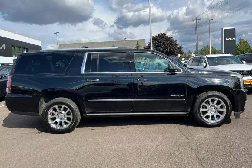 2015 Gmc Yukon XL Denali photo 1