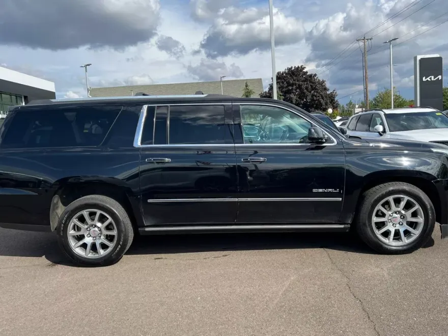 2015 Gmc Yukon XL Denali photo 1