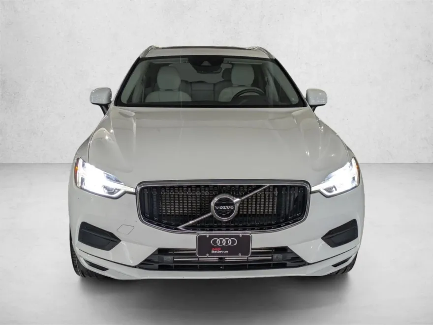 2020 Volvo XC60 T5 Momentum photo 1