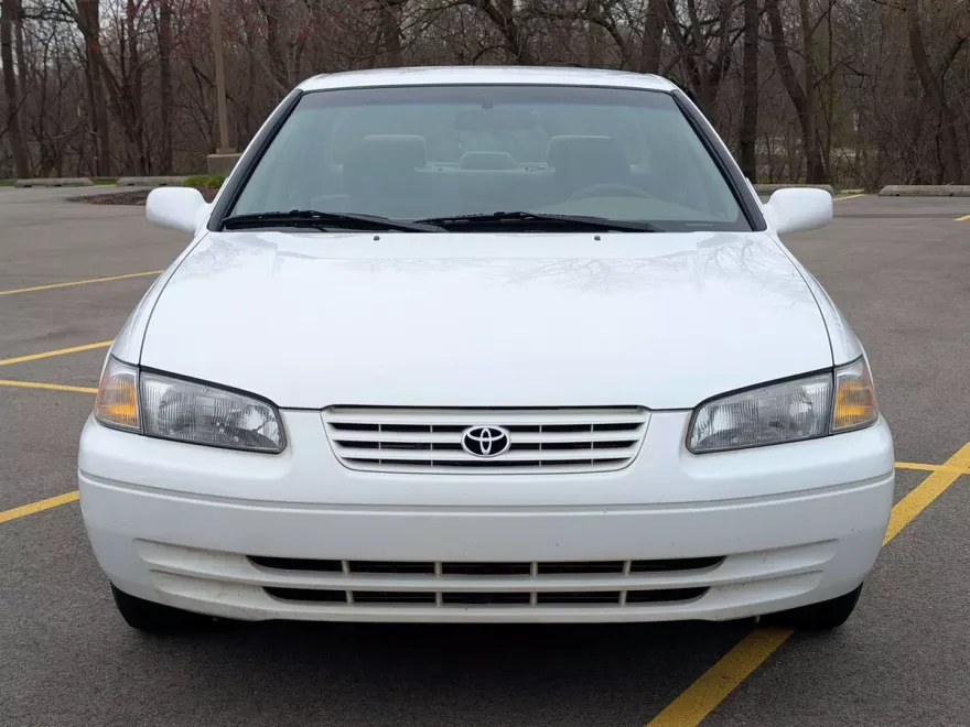 1998 Toyota Camry V6 photo 2