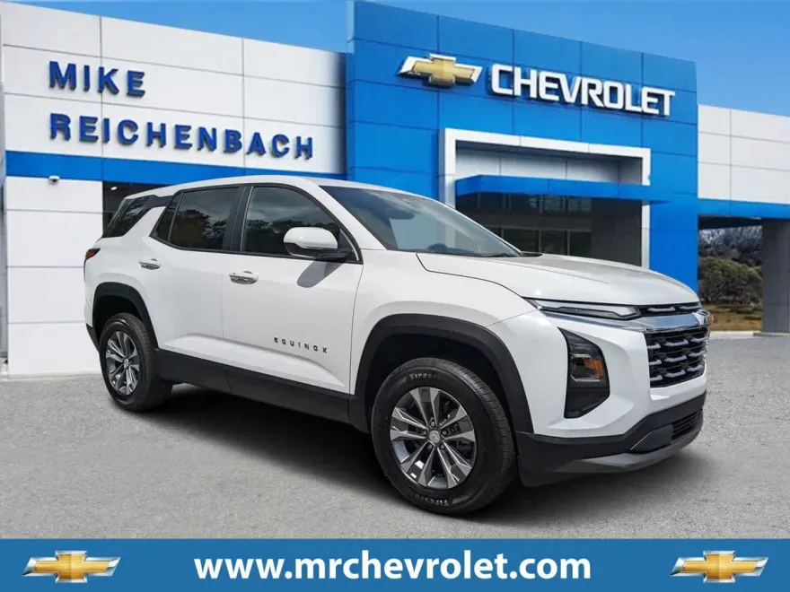 2025 Chevrolet Equinox LT photo 1