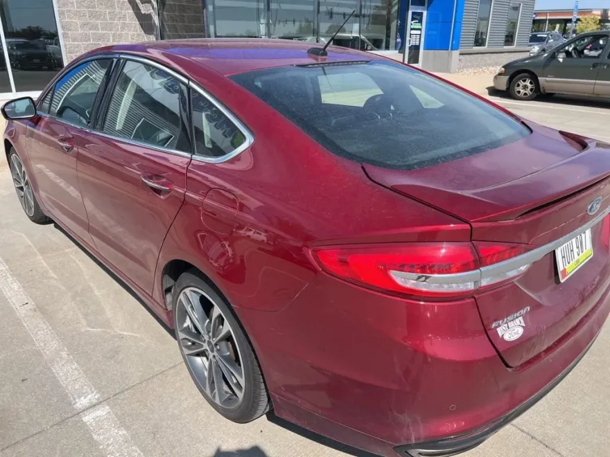 2017 Ford Fusion Titanium photo 1