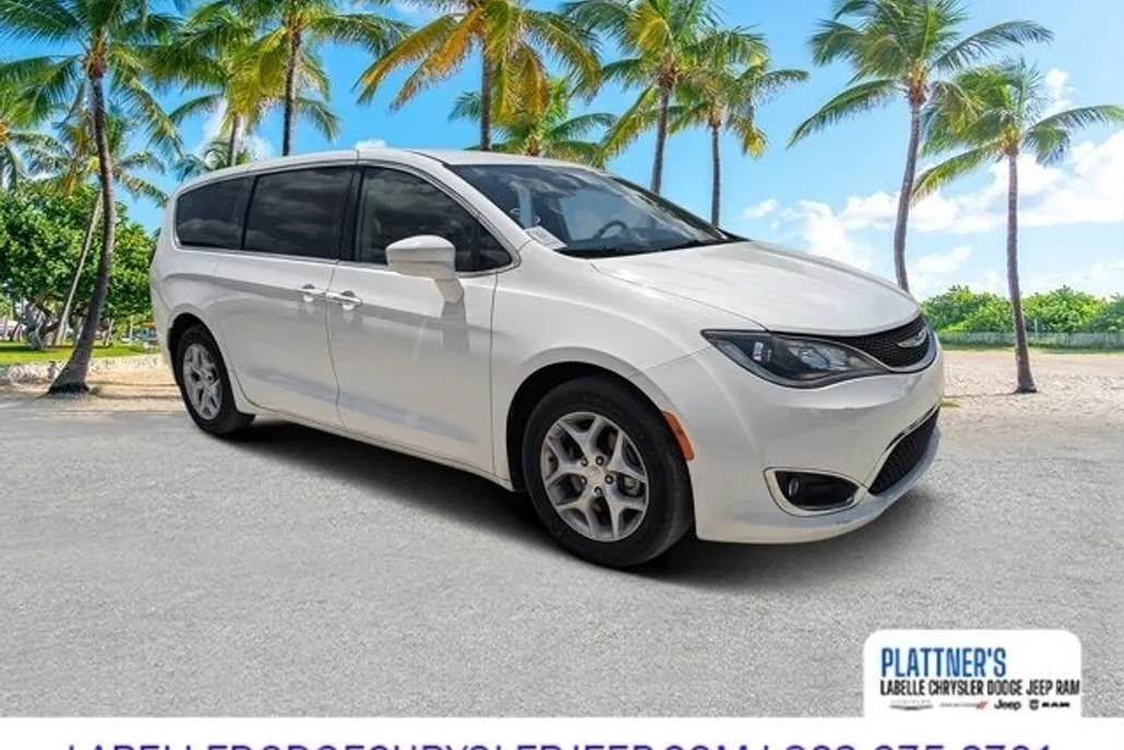 2018 Chrysler Pacifica Touring Plus photo 1