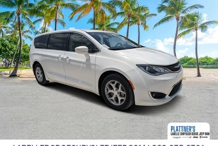 2018 Chrysler Pacifica Touring Plus photo 1