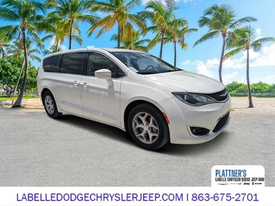 2018 Chrysler Pacifica Touring Plus photo 1