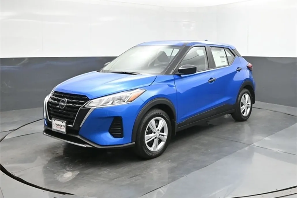 2025 Nissan Kicks Play S photo 1
