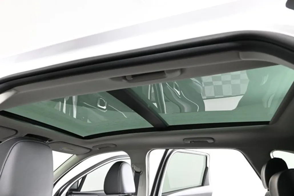 2025 Kia Sorento S photo 1