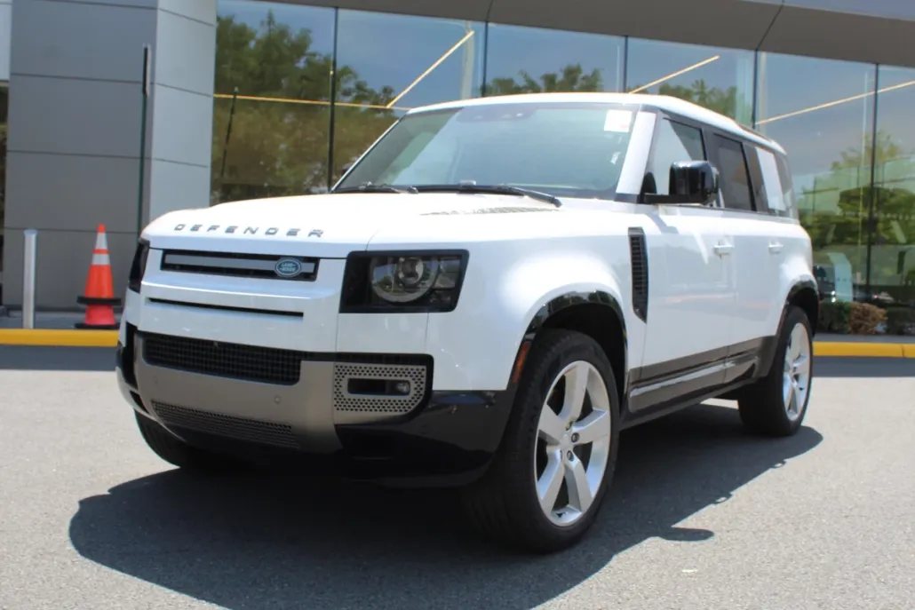 2025 Land Rover Defender 110 X-Dynamic SE photo 1