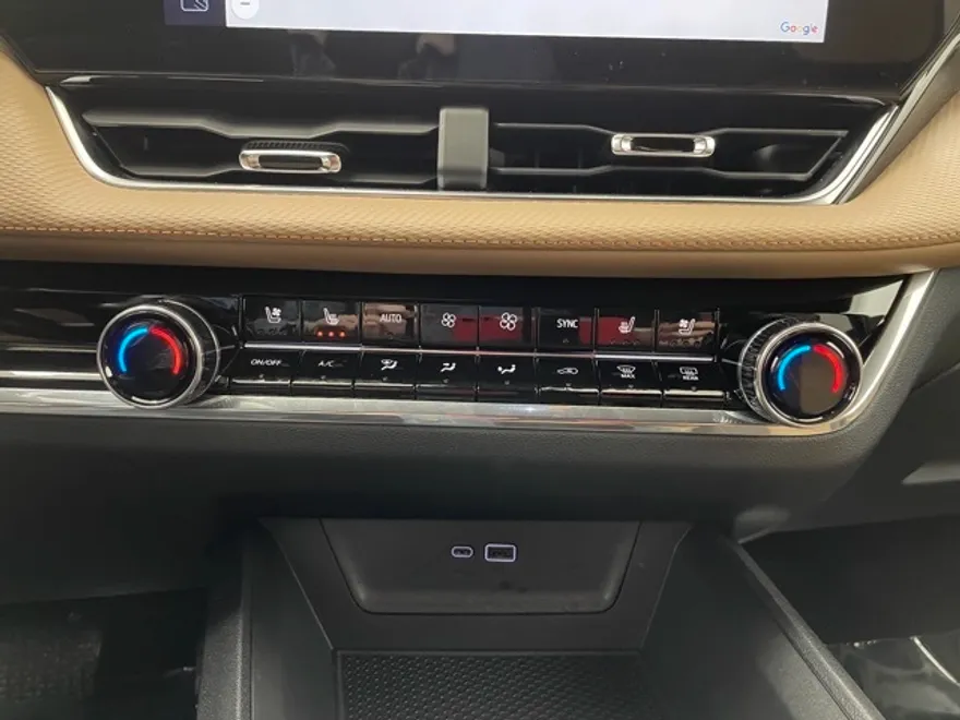 2025 Chevrolet Equinox ACTIV photo 1