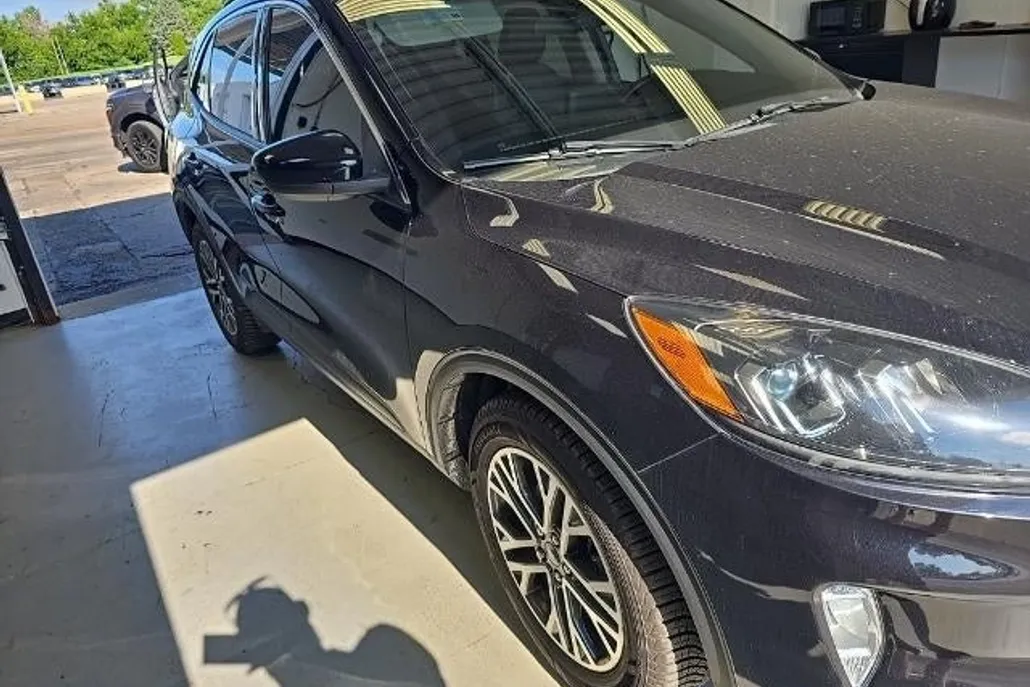 2020 Ford Escape SEL photo 1