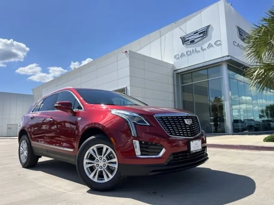 2025 Cadillac XT6 Luxury photo 1