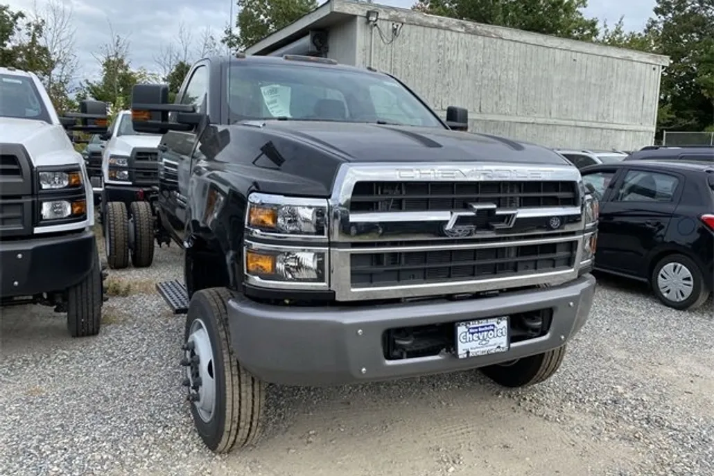 2024 Chevrolet Silverado 5500HD Work Truck photo 1