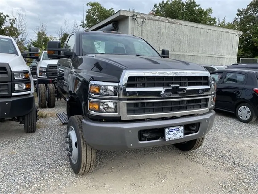 2024 Chevrolet Silverado 5500HD Work Truck photo 1