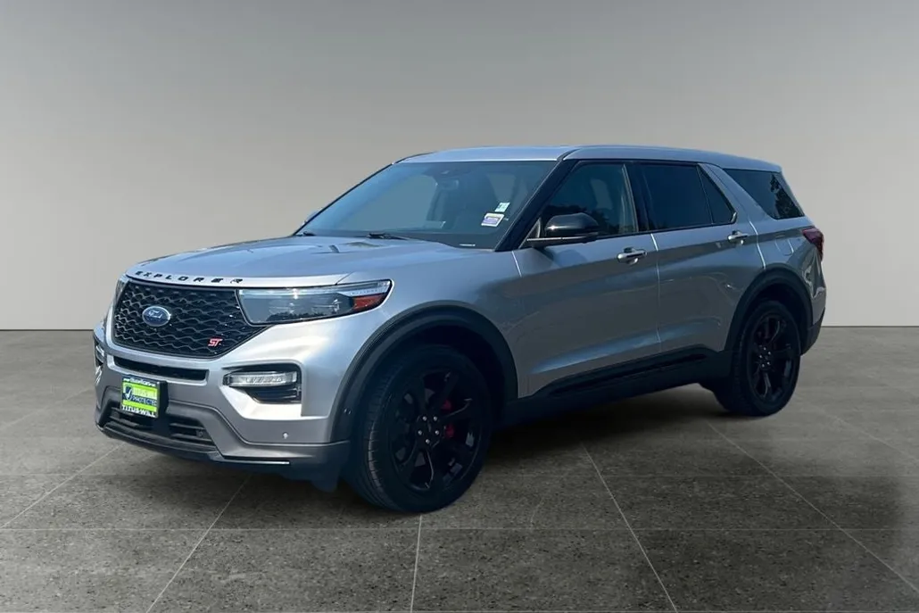 2022 Ford Explorer ST photo 1