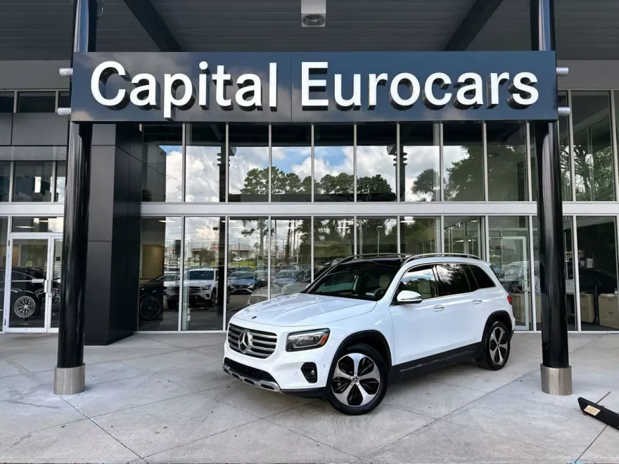 2024 Mercedes Benz GLB 250 photo 1