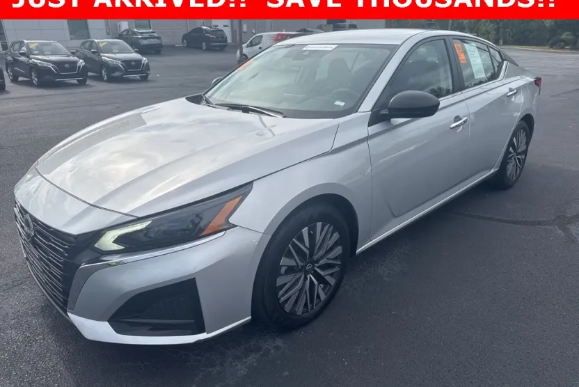 2024 Nissan Altima 2.5 SV photo 1
