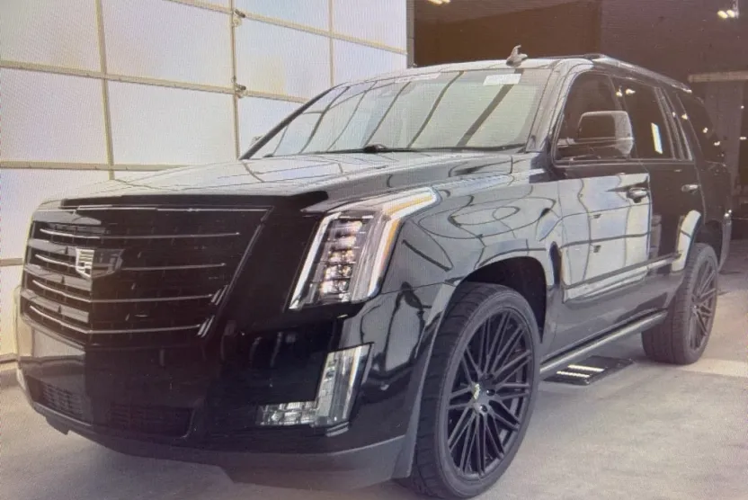 2018 Cadillac Escalade Platinum photo 1