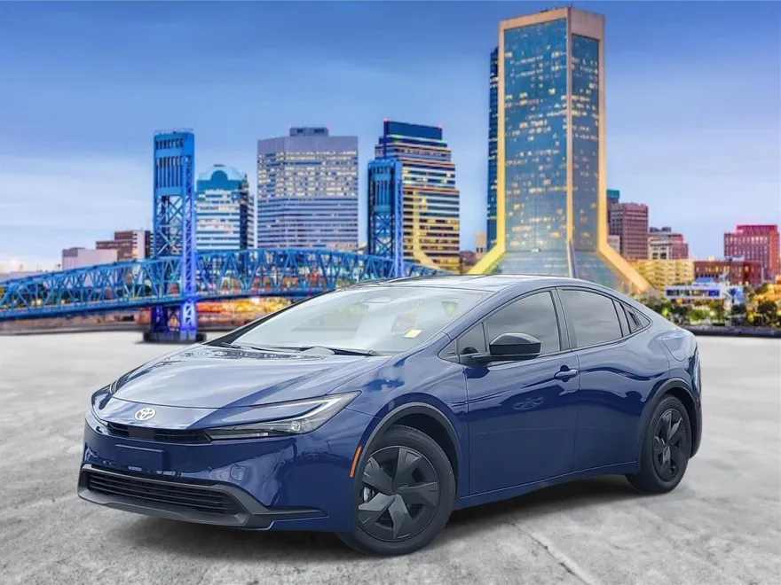 2025 Toyota Prius LE photo 1